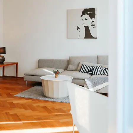 Namastay! Altbau-charme Und Komfort Im Zentrum Lejlighed *