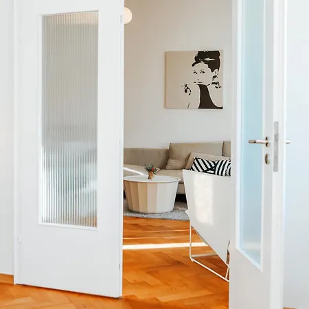 Namastay! Altbau-charme Und Komfort Im Zentrum Lejlighed