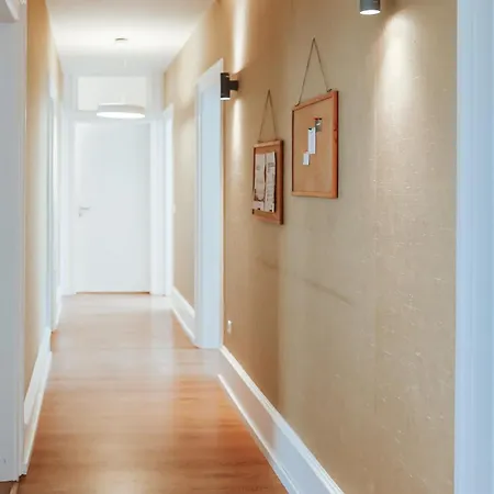 Lejlighed Namastay! Altbau-charme Und Komfort Im Zentrum